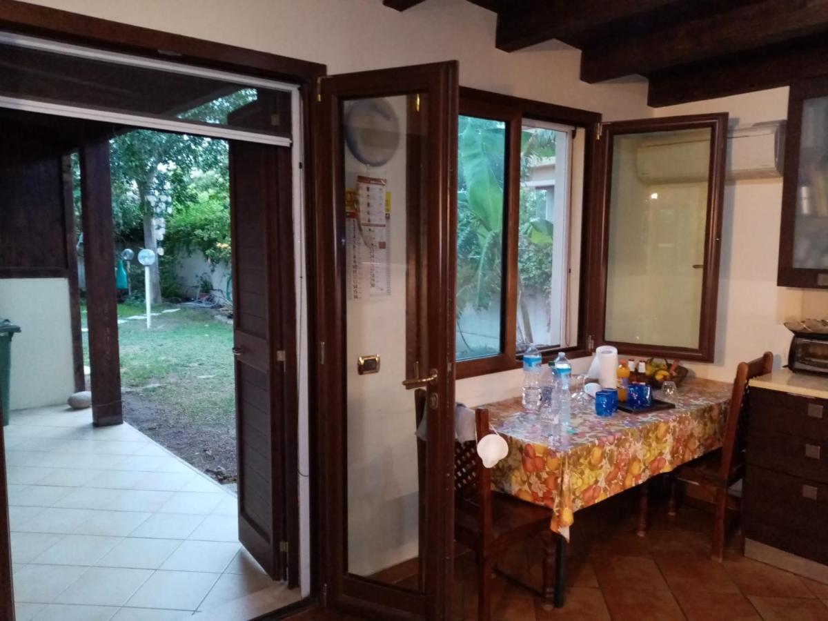 Brezza Di Mare Appartamento In Villa Con Giardino E Spiaggia ,Casa Vacanze Al Mare Quartu SantʼElena Eksteriør bilde